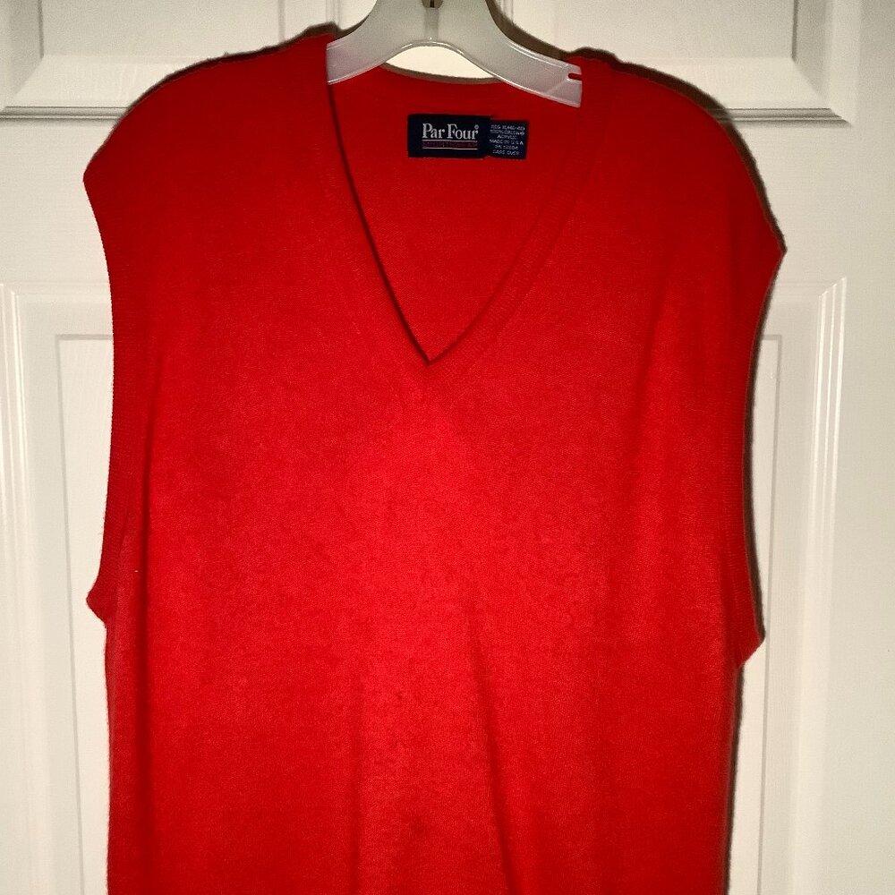Par Four Vintage Sportswear Men’s Golf Vneck Acrylic Red Vest